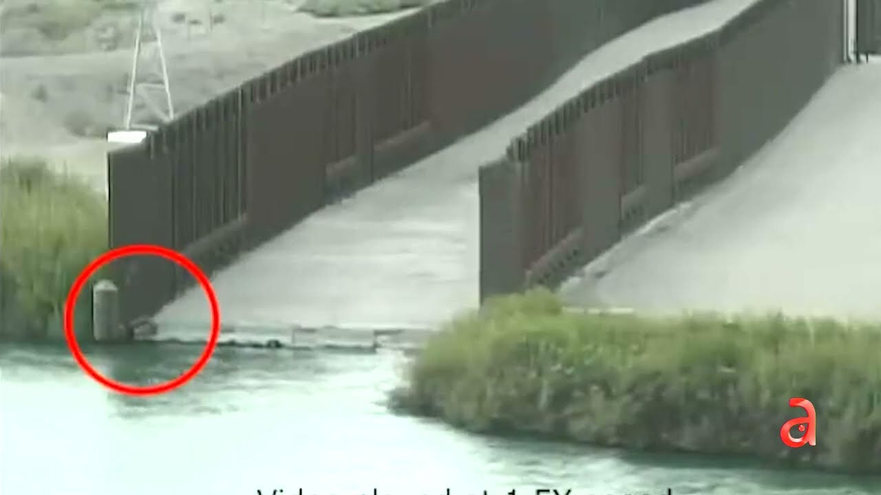 Cámara capta momento en que coyote abandona a niño de 1 año a orilla de río y regresa a México