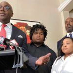 Bebé sufrió una fractura en el cuello en Georgia