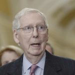 Mitch McConnell dejará su puesto en noviembre