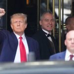 Trump solicita al juez que retrase un mes la ejecución de la sentencia