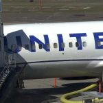 United Airlines descubre falta de panel externo
