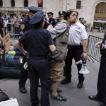 La Policía de Nueva York detiene a decenas de personas