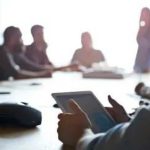 Los profesionales hispanos y latinos se sienten poco representados