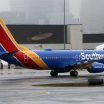 Un vuelo perdió la cubierta del motor