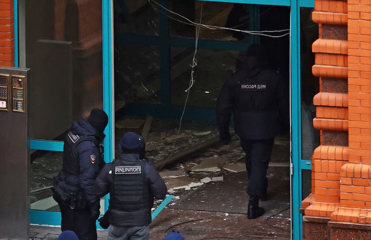 Explosión en Moscú causa la muerte del paramilitar ruso Armen Sarkisyan, acusado de crímenes de guerra en Ucrania