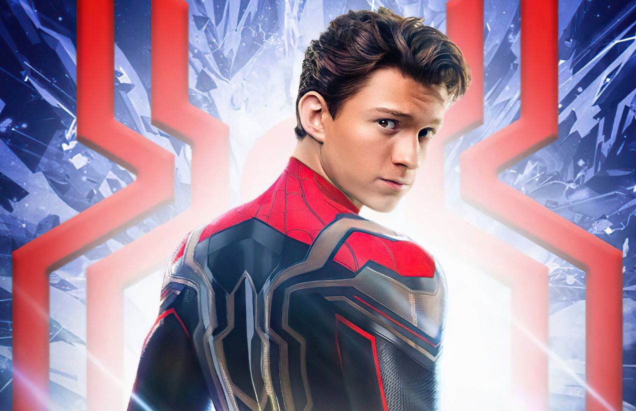 Tom Holland con su traje de Spider-Man mirando de espalda hacia la camara