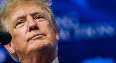 Donald Trump promotes the effectiveness of vaccines for covid-19 “People do not die when they receive them”