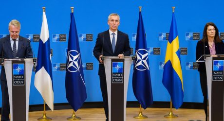Finland and Sweden reiterate their right to join NATO if they wish and reject Russia’s threats