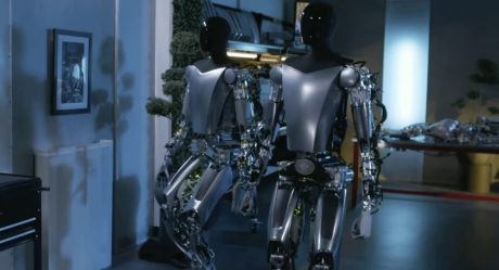 Tesla showcased their new humanoid robots