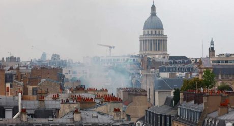 Dozens of injured people after gas explosion in Paris