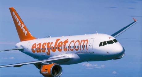 EasyJet Pilot gives passengers 500 euros to disembark due to overweight flight