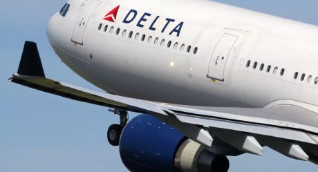 Drunk passenger in Delta Airlines harassed a mom and her teenager daughter