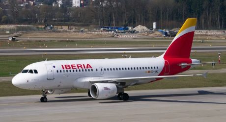 tarantula bites an Iberia pilot allergic to spiders during a flight to Madrid