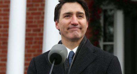 The United States suspends tariffs on Canada for one month.