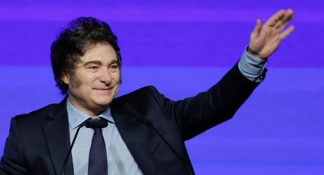 Milei promotes a cryptocurrency that generates millions before crashing in minutes