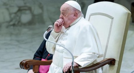Pope Francis health worsens after a severe respiratory crisis