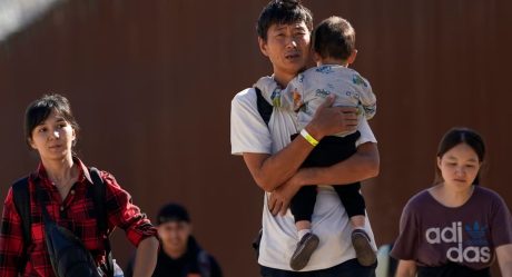 The United States transfers Asian migrants to Panama after their deportation